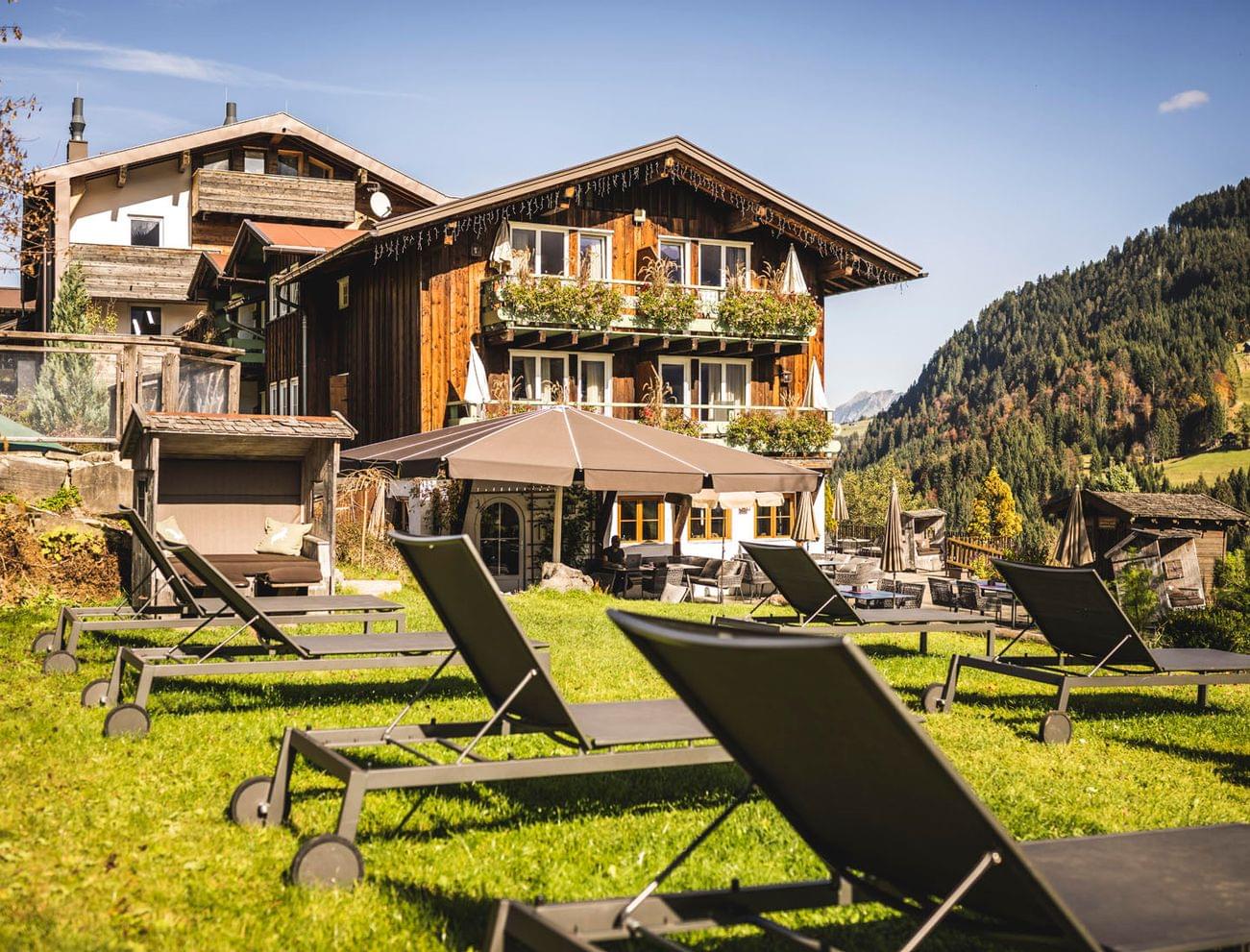 Das Alphotel in Hirschegg im Sommer